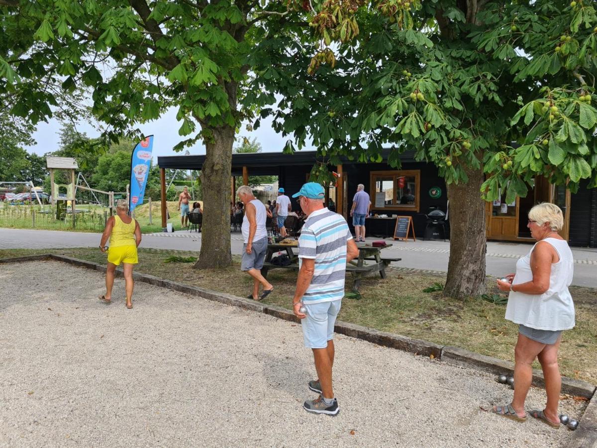 Bungalow 40 Op Recreatiepark De Wielen 荷属圣马丁 外观 照片